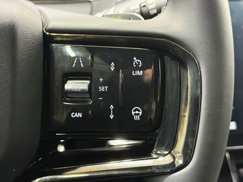 Used 2025 Land Rover Range Rover Evoque S image 24