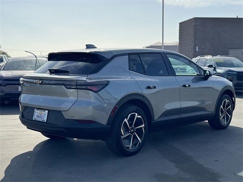 New 2026 Chevrolet Equinox EV LT image 5