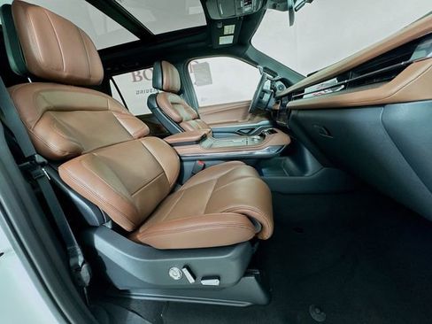 New 2026 Lincoln Navigator Reserve AWD/4WD image 32