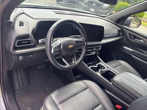 Used 2024 Chevrolet Traverse LT AWD/4WD image 10