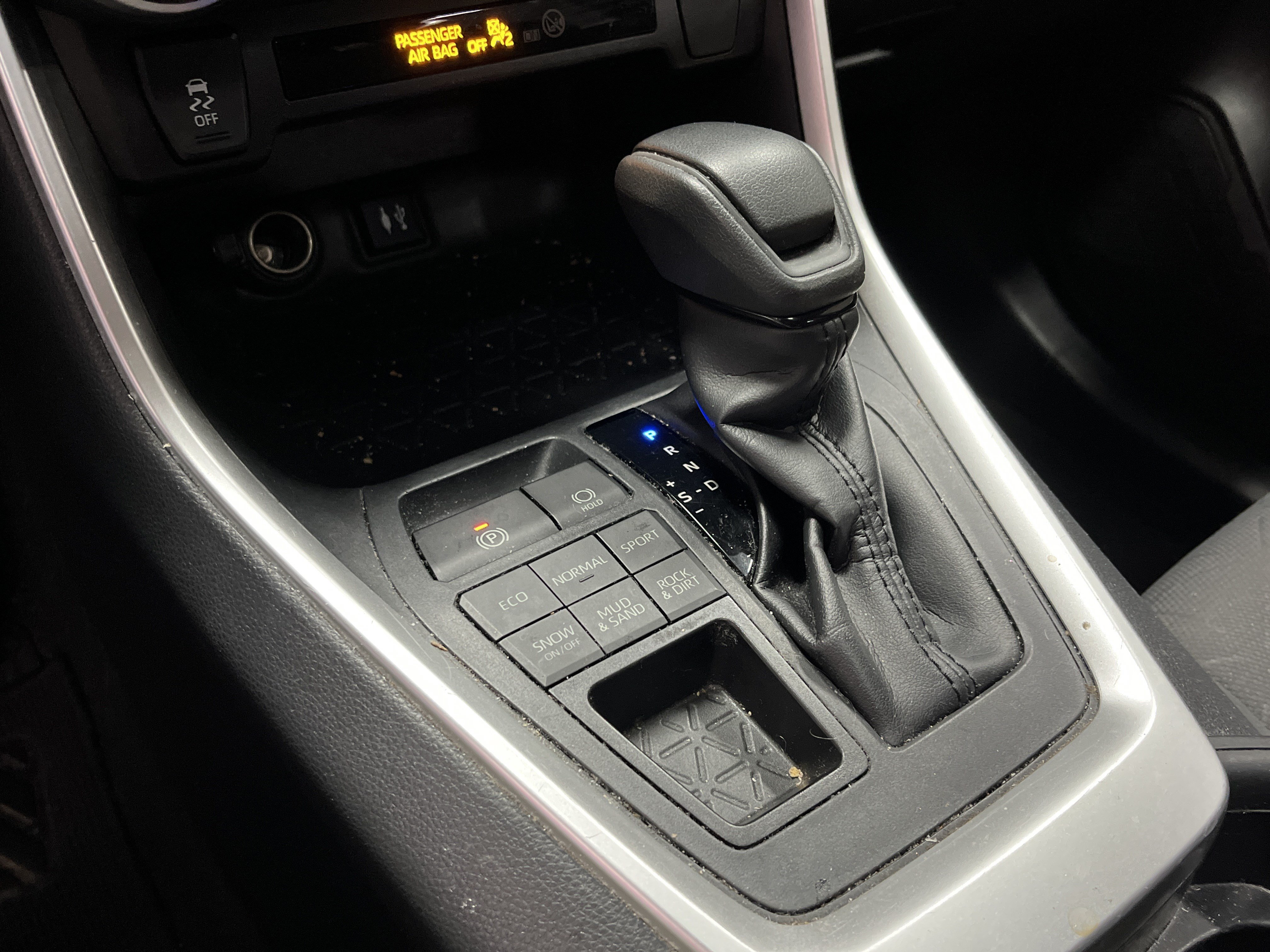 Used 2019 Toyota RAV4 XLE AWD/4WD image 11