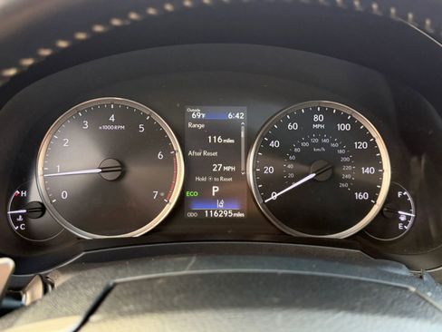 Used 2020 Lexus IS 300 RWD image 19