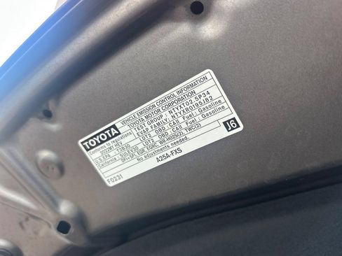 Certified 2022 Toyota Sienna XLE w/ XLE Plus Package FWD image 38