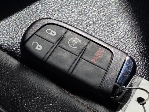 Used 2018 Jeep Compass Latitude AWD/4WD image 31