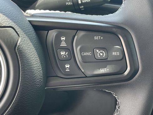 New 2025 Jeep Gladiator Sport image 14