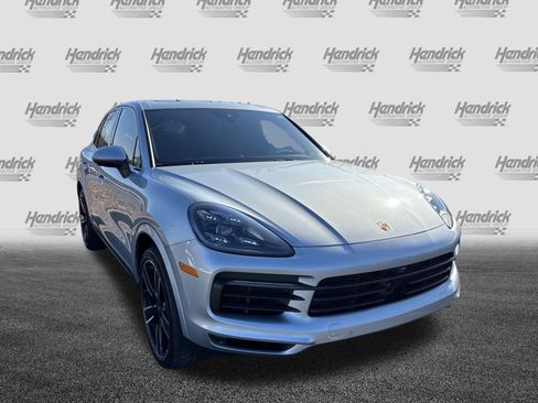 Used 2020 Porsche Cayenne S image 3