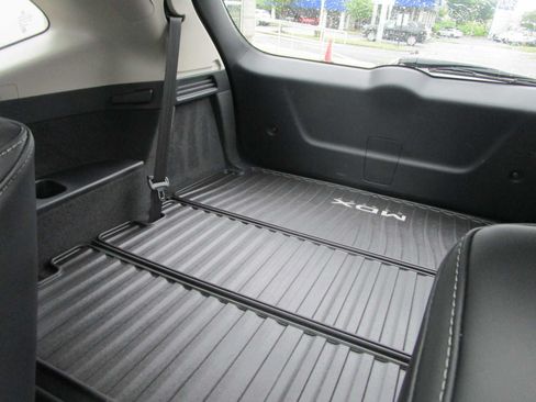 Certified 2024 Acura MDX SH-AWD w/ Technology Package image 11