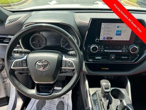Used 2023 Toyota Highlander XSE FWD image 6