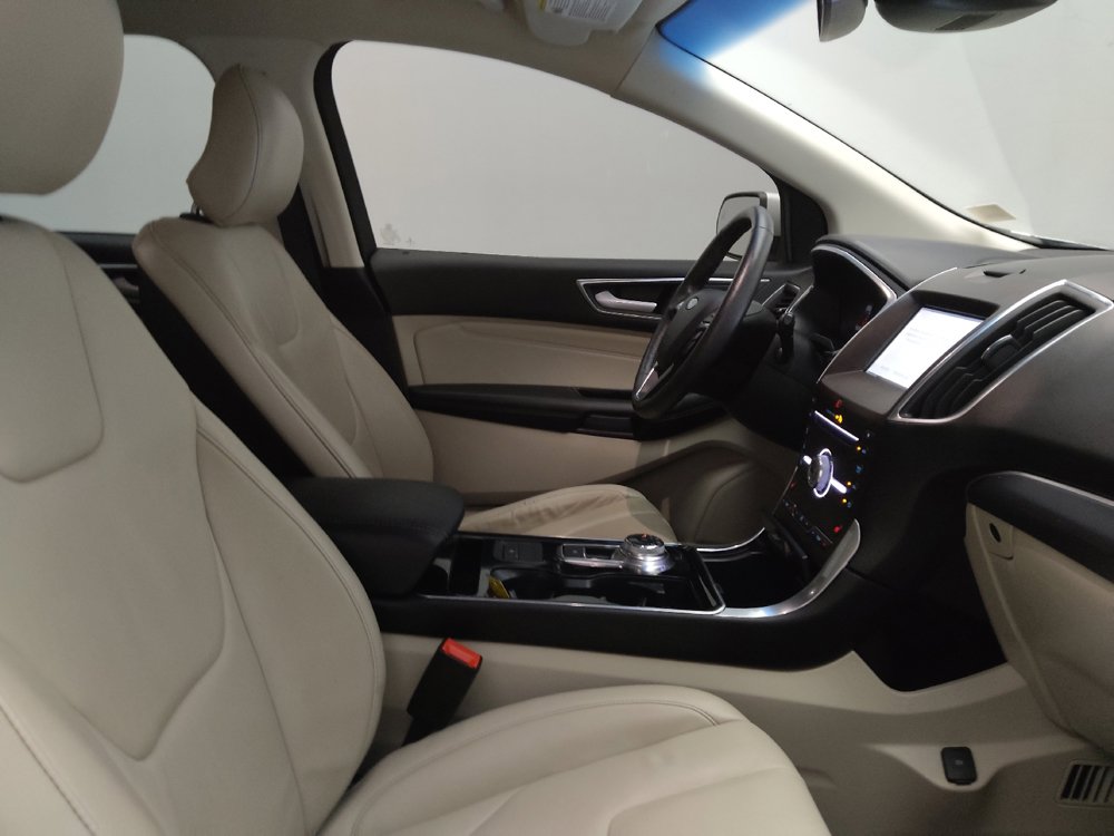 Used 2019 Ford Edge Titanium FWD image 21