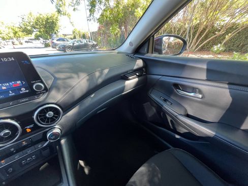 Used 2025 Nissan Sentra SV FWD image 33