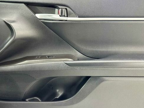 Used 2023 Toyota Camry SE image 18