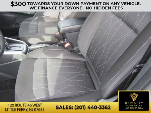 Used 2018 Ford EcoSport SE w/ SE Convenience Package image 14