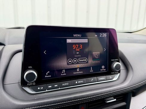 Used 2024 Nissan Rogue SV image 28