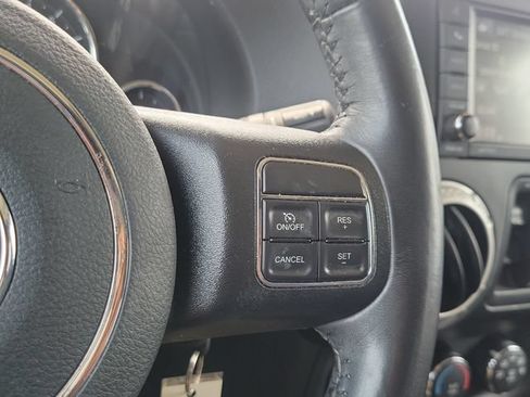 Used 2018 Jeep Wrangler Unlimited Sahara w/ Connectivity Group AWD/4WD image 17