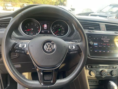 Used 2020 Volkswagen Tiguan S FWD image 9