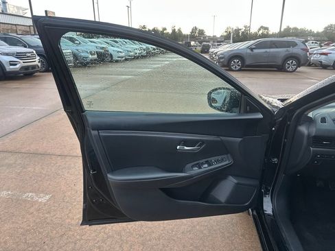 Used 2023 Nissan Sentra S FWD image 10