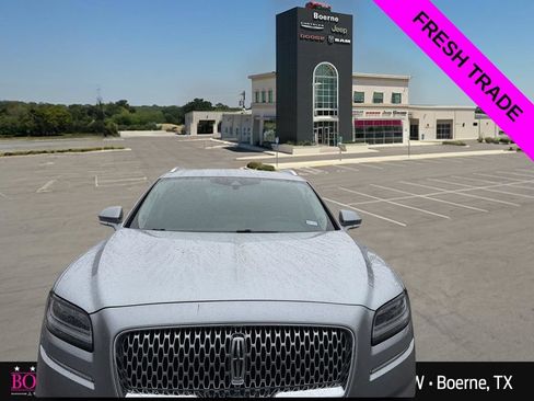 Used 2023 Lincoln Nautilus FWD image 5