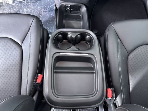 New 2027 Chrysler Pacifica Select AWD/4WD image 36