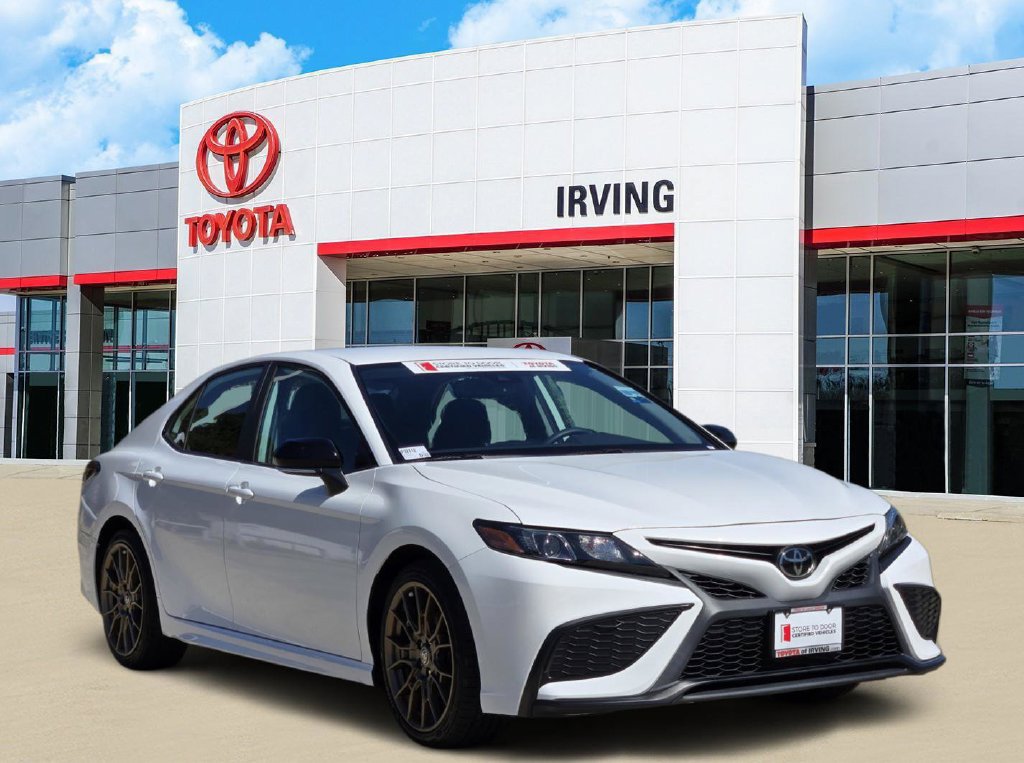 Used 2023 Toyota Camry SE w/ Convenience Package FWD image 2