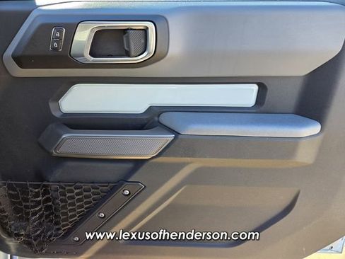 Used 2022 Ford Bronco Black Diamond image 18
