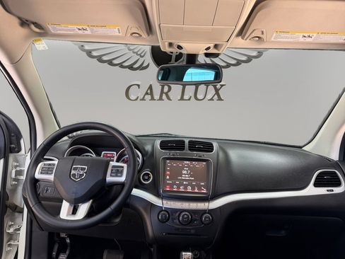 Used 2019 Dodge Journey SE FWD image 11