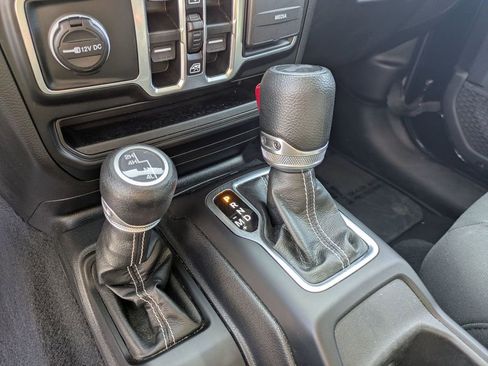 Used 2023 Jeep Wrangler Unlimited Sahara AWD/4WD image 23