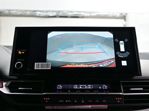 Used 2026 Toyota Sienna XLE FWD image 20