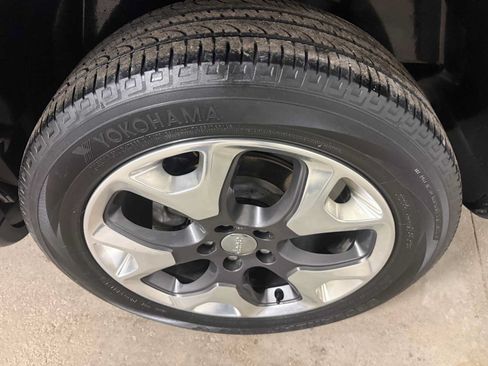 Used 2019 Jeep Compass Limited AWD/4WD image 9