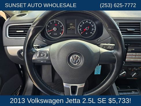 Used 2013 Volkswagen Jetta SE FWD image 28