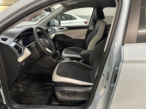 New 2026 Volkswagen Taos SE image 15