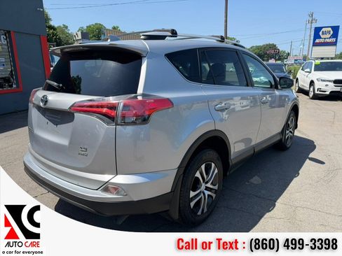 Used 2016 Toyota RAV4 LE AWD/4WD image 4
