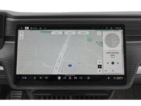 Used 2025 Rivian R1S Premium image 19