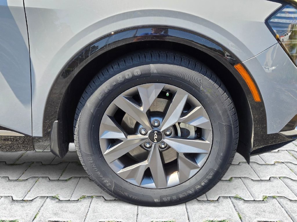 Used 2025 Kia Sportage SX FWD image 3