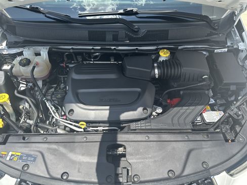 Used 2023 Chrysler Pacifica Touring-L FWD image 37