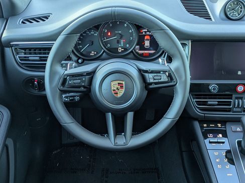 New 2026 Porsche Macan image 15