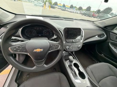 Used 2021 Chevrolet Malibu LT FWD image 10