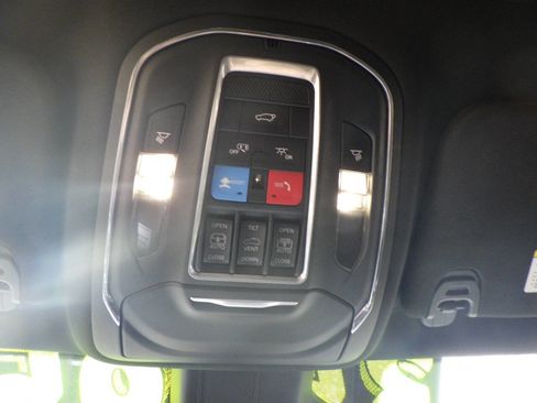 Used 2022 Jeep Wagoneer Series III w/ Premium Group I image 30