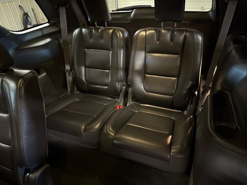 Used 2014 Ford Explorer XLT w/ Equipment Group 202A image 17