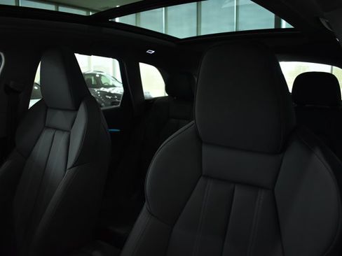 Used 2025 Audi Q5 Premium w/ Premium Plus AWD/4WD image 31
