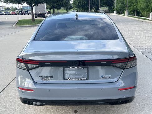 Used 2025 Honda Accord Touring image 9