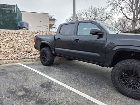 Used 2023 Toyota Tacoma SR image 4