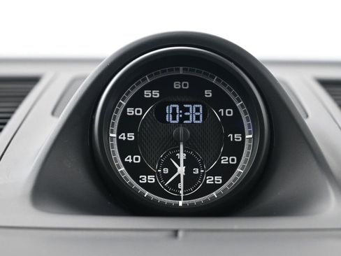 Certified 2026 Porsche Macan Turbo image 12