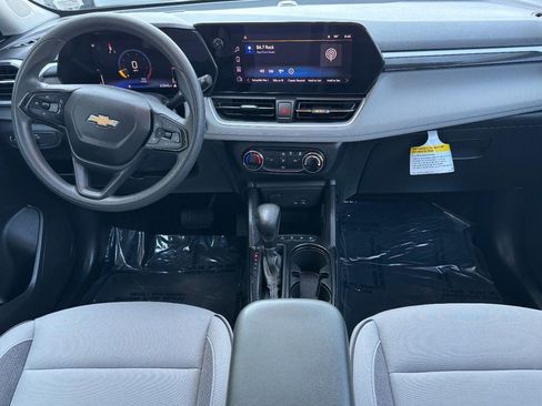 Used 2024 Chevrolet TrailBlazer LS w/ LS Convenience Package FWD image 14
