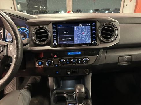 Used 2022 Toyota Tacoma TRD Sport AWD/4WD image 23
