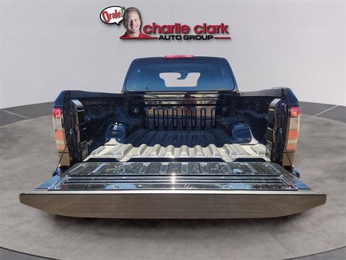 Used 2024 Nissan Frontier SV image 12