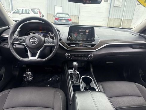 Used 2023 Nissan Altima 2.5 SV image 15