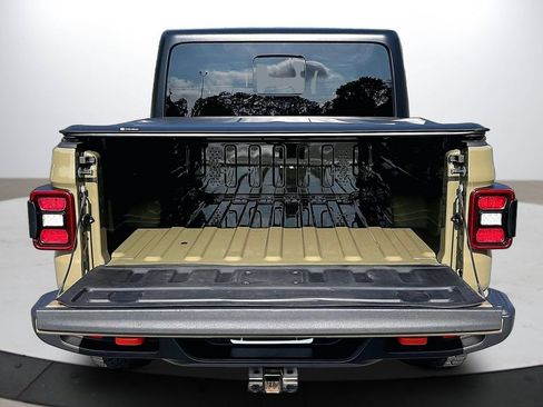 Certified 2025 Jeep Gladiator Mojave w/ Convenience Group AWD/4WD image 25
