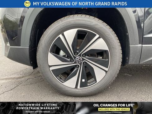 New 2026 Volkswagen Taos SE AWD/4WD image 5