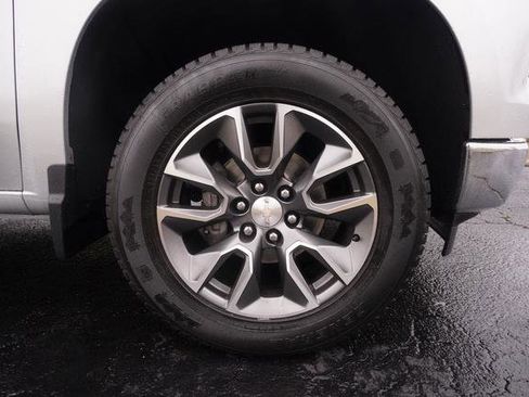 Used 2022 Chevrolet Silverado 1500 LT image 30