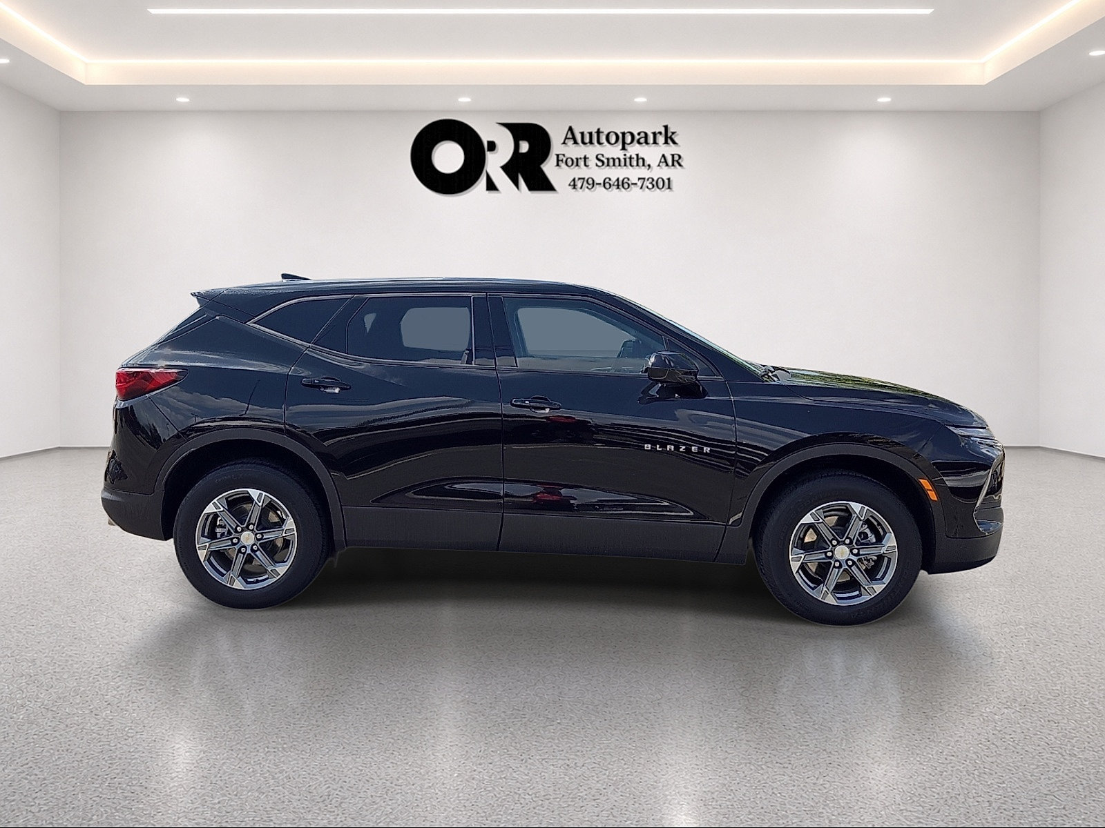 Used 2025 Chevrolet Blazer LT FWD image 6
